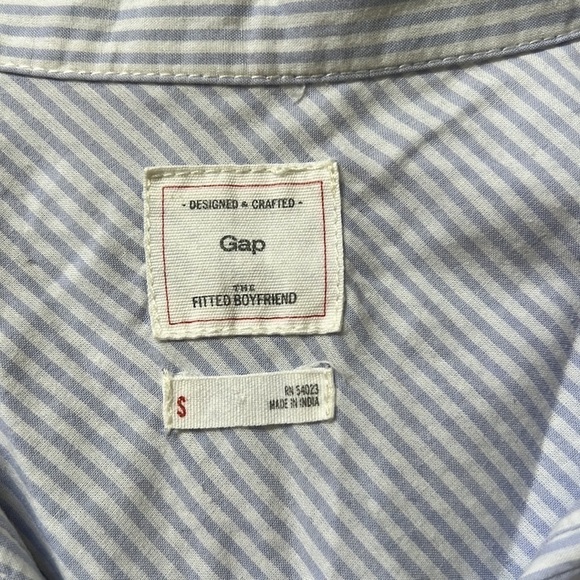 Women’s GAP blue and white striped button up shirt. Size S - Picture 2 of 4